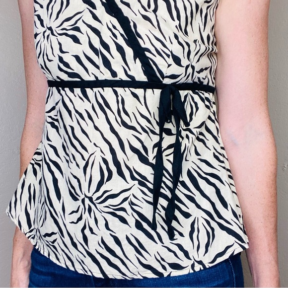Retro Carlie’s Court Linen Ivory Zebra Floral Printed Tank Top - Picture 2 of 6